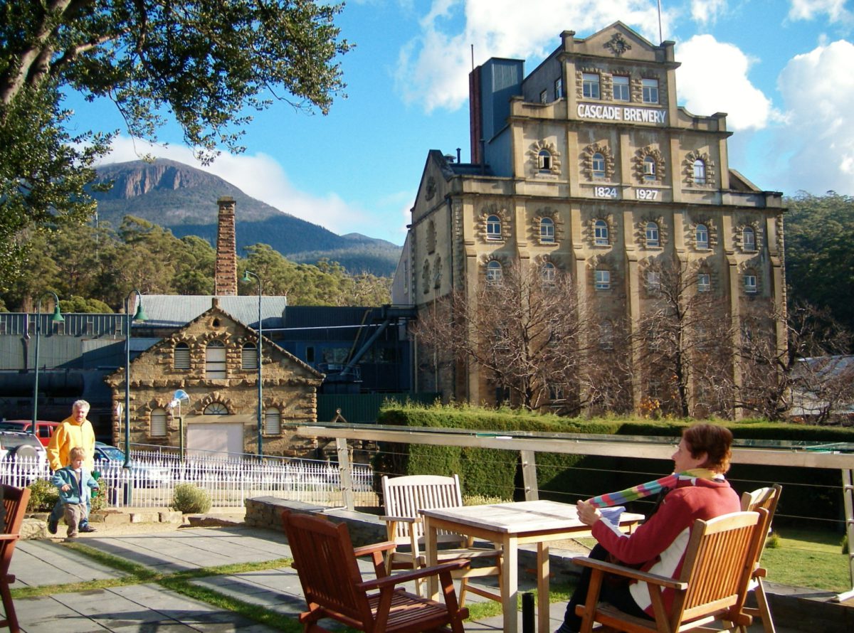 地ビールを楽しむ！ - AJPR タスマニア旅行のパイオニア